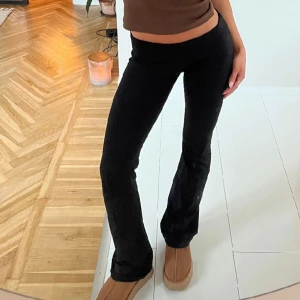 Lowwaist yogabyxor - Lowwaist botcut yogabyxor från Gina! Inte de man viker ner‼️ 