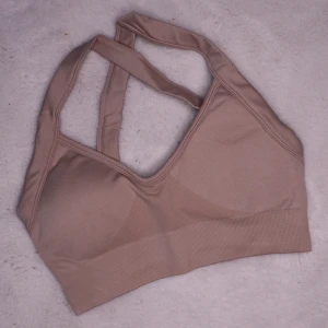 Sport bh - Beige sport bh i modellen ”PRECIOUS” från www.astaniwear.com Oanvänd, saknar logga Strl: XS