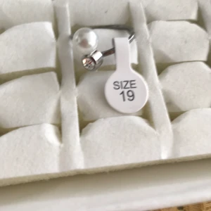 Strass / pärla Ringa  - Finns stlk 17.18.19 , 20 och 21 kvar  75kr/st  Samma frakt 