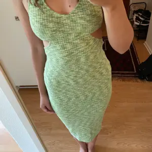 Grön klänning storlek S, endast använd 1 gång 