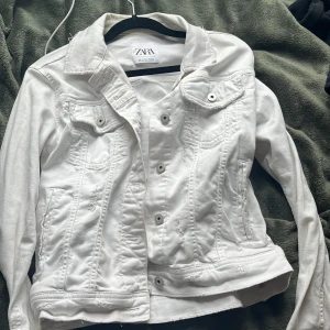 Jeans jacka  - Har it använt så många gånger (väldigt fin)