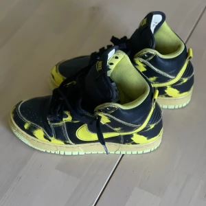 Nike dunk  - Nike Dunk High 1985 Yellow Acid Wash i bra kondition 