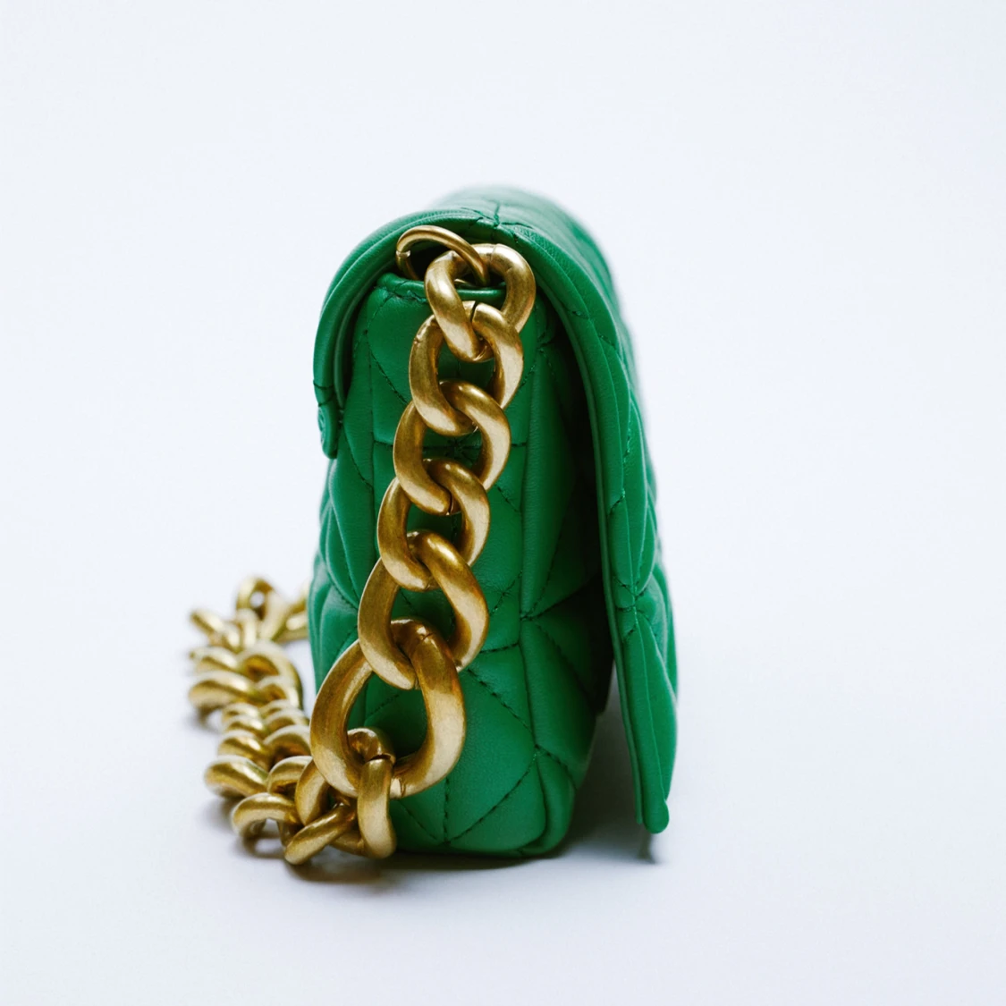 Grön vadderad väska med kedja från Zara 💚 - 92