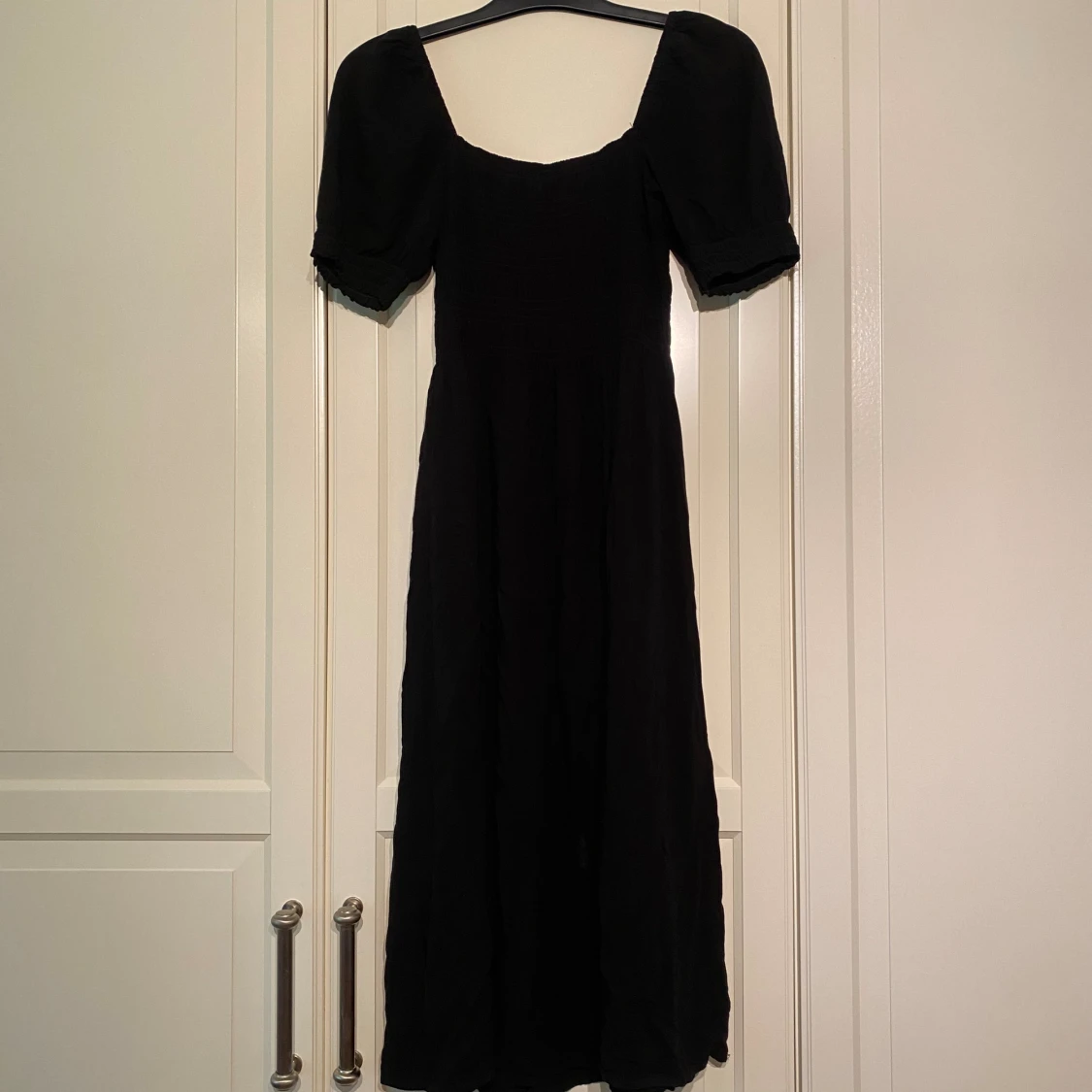 Svart mjukis klänning  - 90