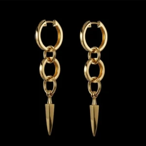 Maria Nilsdotter Chaos queen - Säljer endast ett då jag tappat bort ena, nypris 3295. Säljes för 2300, i perfekt skick, köptes på nk. Inget guld har gått av