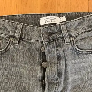 Vida jeans från & other stories i storlek 26. I nycksick 🌸