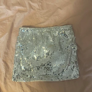 Silver paljett kjol  - Silvrig paljett kjol storlek xs🤍