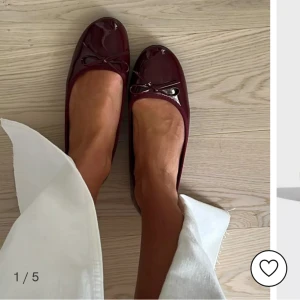 Effortless Ballerina Nelly - Säljer då dom var för små. Använda ute 1 gång. Skriv för egna bilder!