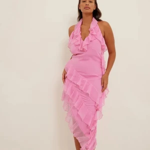 SÖKER!! - Söker denna klänning i storlek 36/S!!