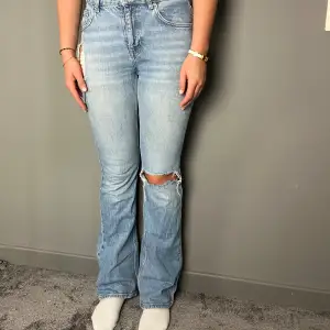 Jeans med snygga slitningar🤩jag är 1,78!