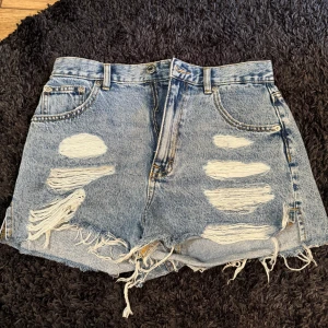 Jeansshorts  - Knappt använda shorts 