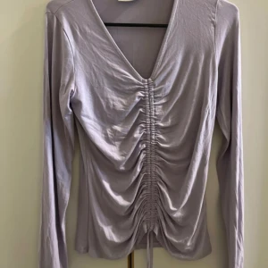 Ljuslila tröja - Använd några gånger