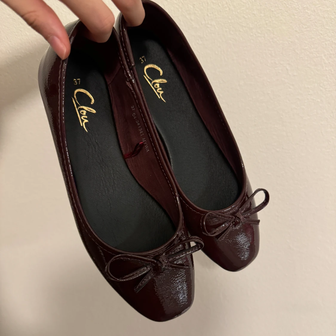 Vinröda ballerinaskor 