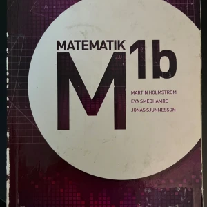 Matematik 1b - Matte 1b i bra skick, men lite sliten. Dock inget som påverkar innehållet.  