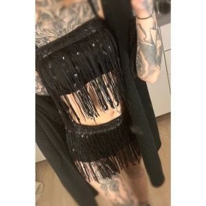 Shein - Set topp + kjol med paljetter, strl S  - Set från shein i storlek S, endast provat 