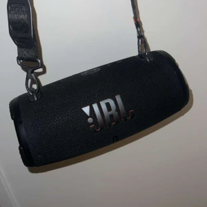 Högtalare  - En högtalare som funkar helt felfritt, köpte den förra året 