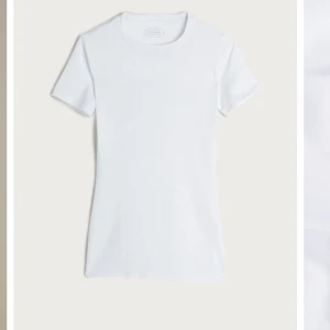 Intimissimi T-shirt  - Aldrig använd, ingen missfärgning eller fläck, nypris 200 kr, bara att fråga på om du undrar något, tryck gärna på köp nu 