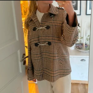 Jacka - Knappt använd, i nyskick