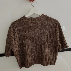 Stickad topp - Inga tecken på användning, i mycket gott skick