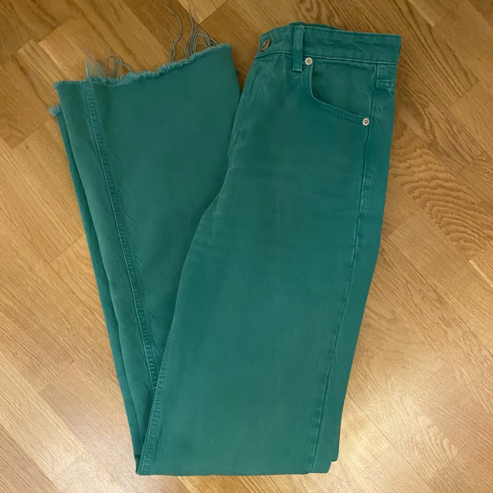 Jättefina gröna jeans. Jeans & Byxor.