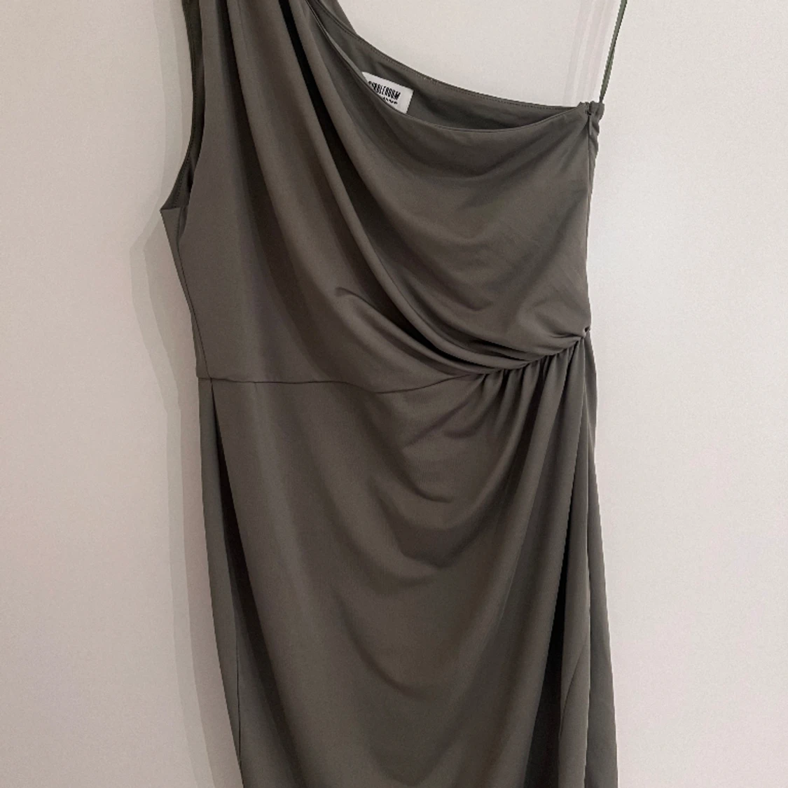 Kort mintgrön klänning