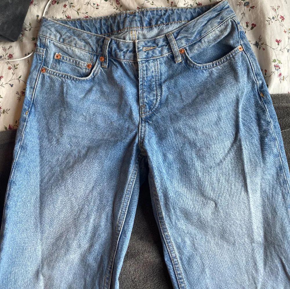 Säljer ett par icon jeans från lager 157 men har klippt av lappen då den störde mig. Har använts max fyra gånger och har inte några defekter! Säljer då baggy inte e min stil längre och dem var för stora på mig.. Jeans & Byxor.