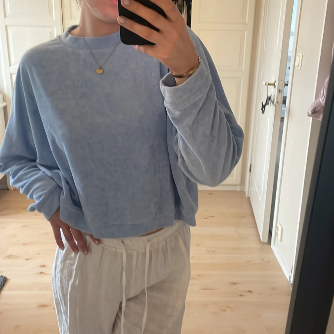 Ljusblå tröja - 90