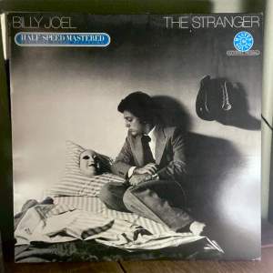 ”The Stranger” LP - Billy Joel. Vinylskiva, köpt begangnad, låter felfritt!   Fint skick!