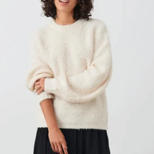 Vit stickad tröja - Super snygg vit stickad tröja från Gina🤍 nypris:460💞