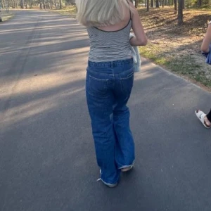 Mango jeans - Mörkblåa jeans från MANGO i storlek 38💓