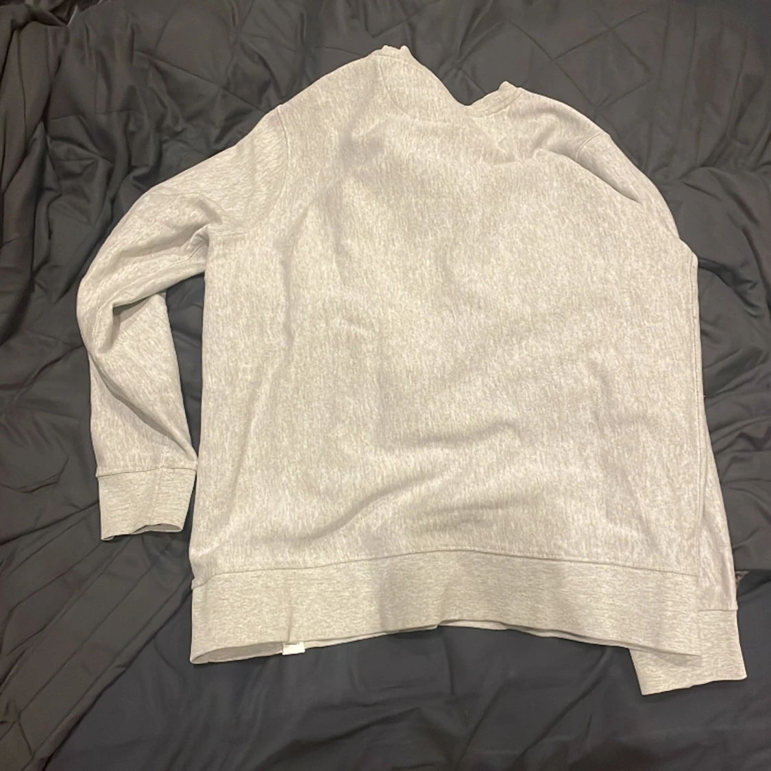 Grå tröja  - 90