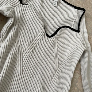 Tröja - Denna är knappt använd och ser helt ny ut 