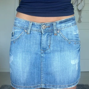 Jeanskjol - Midjemått: 36cm rakt över