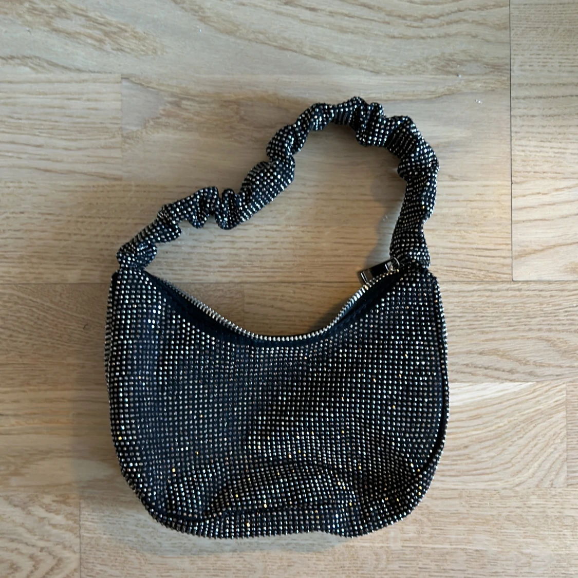 Glittrig väska - 90