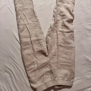 Linnebyxor H&M - •L •9/10 •Perfekt till sommaren  •Nypris 400