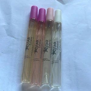 Parfym  - 4 st parfymer som tyävrr inte kommer till användning, 2 st i doft av marsmellow 1 i kokos och 1 i bubblegum, alla luktar otroligt gott. Säljs helst tillsammans men kan säljas för sig med. Pris går att diskutera💕