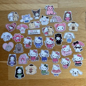 Klistermärken #4 - Söta klistermärken tillverkade & designade av lovelyhomecraft! 🩷8 kr/styck eller mängdrabatt! 🌸går att köpa via köp nu (hör av er) eller privat (frakt 18 kr)