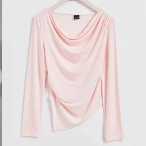 Gina rosa topp - Slutsåld topp från Gina, har tyvärr alldrig kommit till användning:( Jag är öppen för byten<3