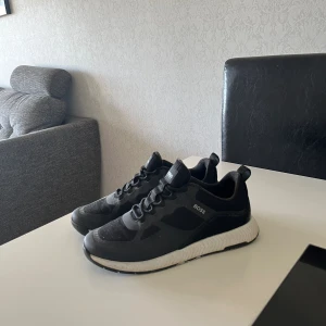 Hugoboss skor - Storlek 43  Haft på mig dom typ 3 gånger 