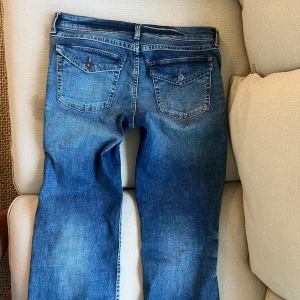 Low-Wasted jeans - Aldrig använda :/  XL men sitter som L