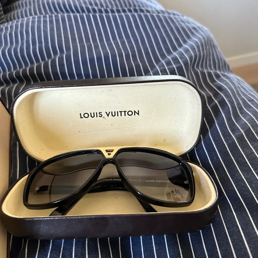 Louis Vuitton solgalsögon i topp skick!. Accessoarer.
