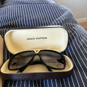 Louis Vuitton solglasögon  - Louis Vuitton solgalsögon i topp skick!