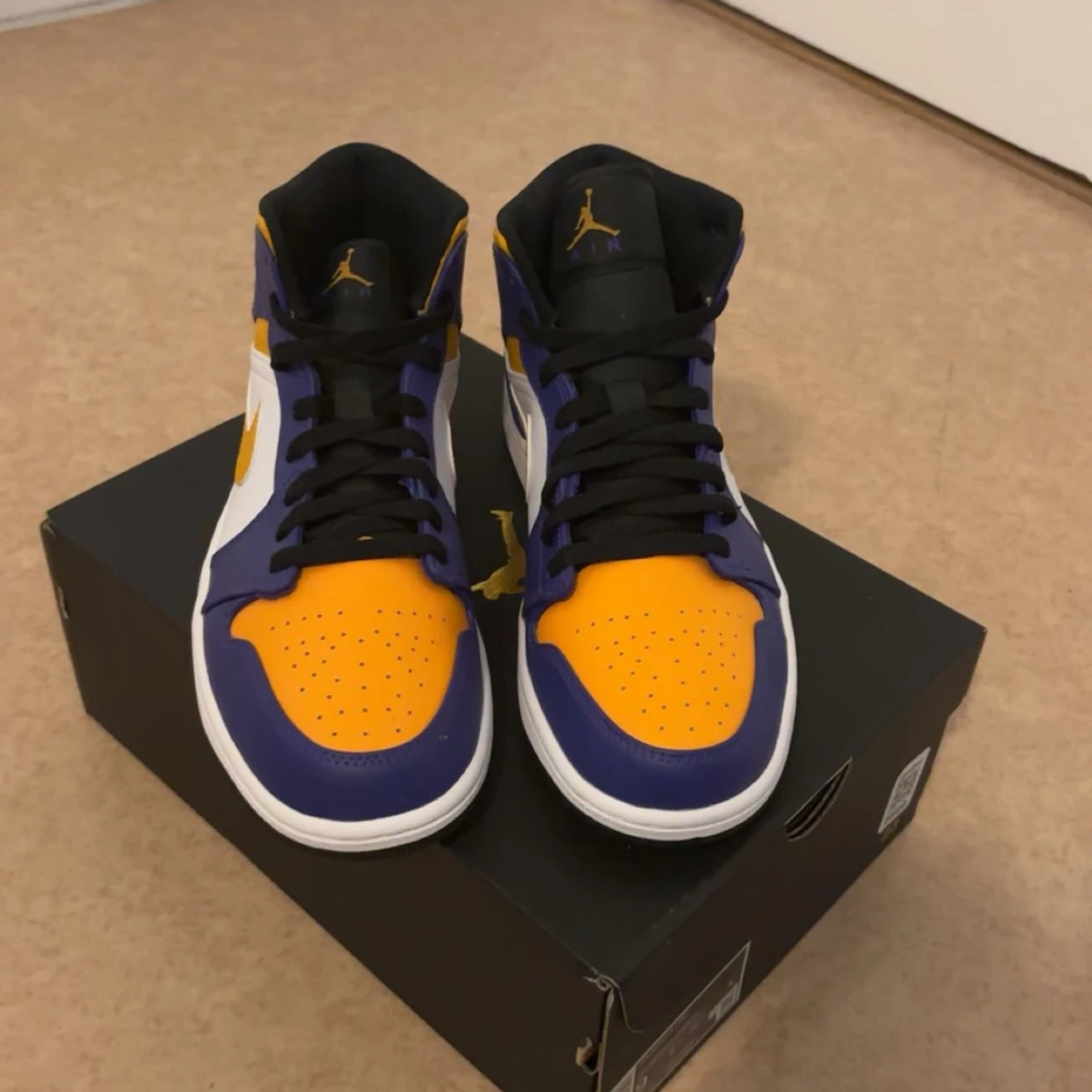 Jordan 1 mid lakers - 42,5 - 90