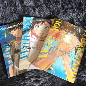 Weathering with you MANGA - Alla weathering with you böcker, tyvärr är sista boken lite böjd men annars inget fel, säljer alla tillsammans för 250kr