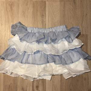 Ruffle skirt with build in shorts 🩵🤍 it’s actually a matching skirt to babydoll shirt I have on my profile. Set can be bought for 200 or separating 150 and 85 for skirt 