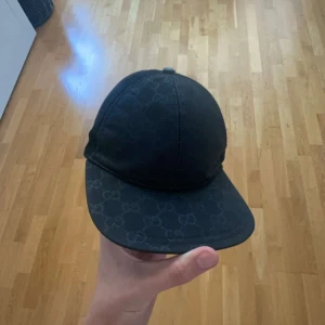 Gucci keps nylon - Bra skick