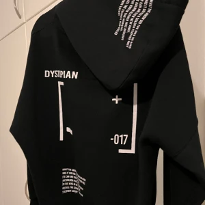 Hoodie med tryck - Använd fåtal gånger!