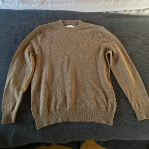 Stickad herrtjöra SAMSØE SAMSØE  - Stickad herrtjöra SAMSØE SAMSØE  80% lammull 