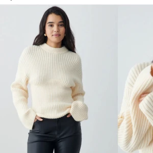 Stickad tröja - Stickad tröja med en snygg detalj från Gina Tricot, helt slutsåld! Säljer då jag har för många tröjor. Nicola Knitted Sweater