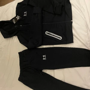 Under armour - En under armour dress, som är helt ny säljer jag nu. 